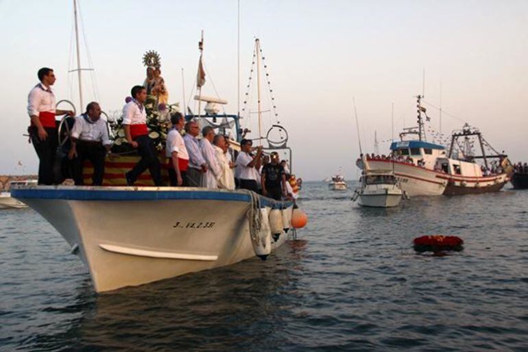 Imagen de la procesión marinera del Campello