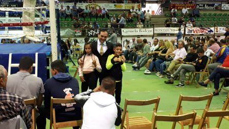 El campeón arandino, Manolo Calvo, recibió el cariño de la afición ribereña.