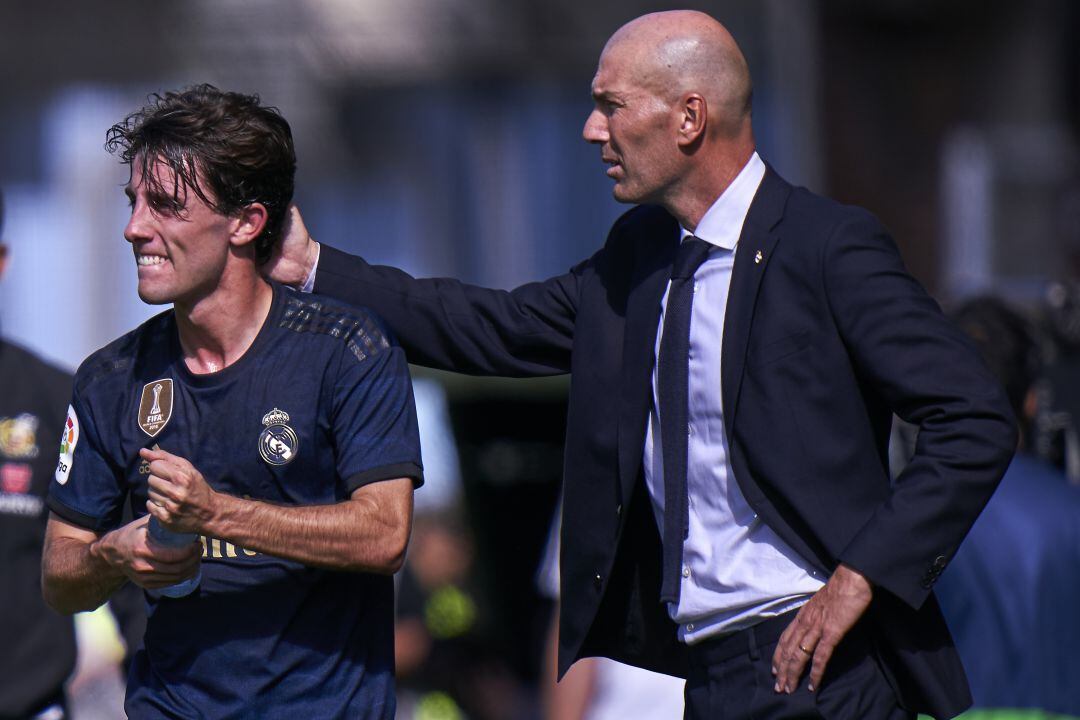 Álvaro Odriozola y Zinédine Zidane