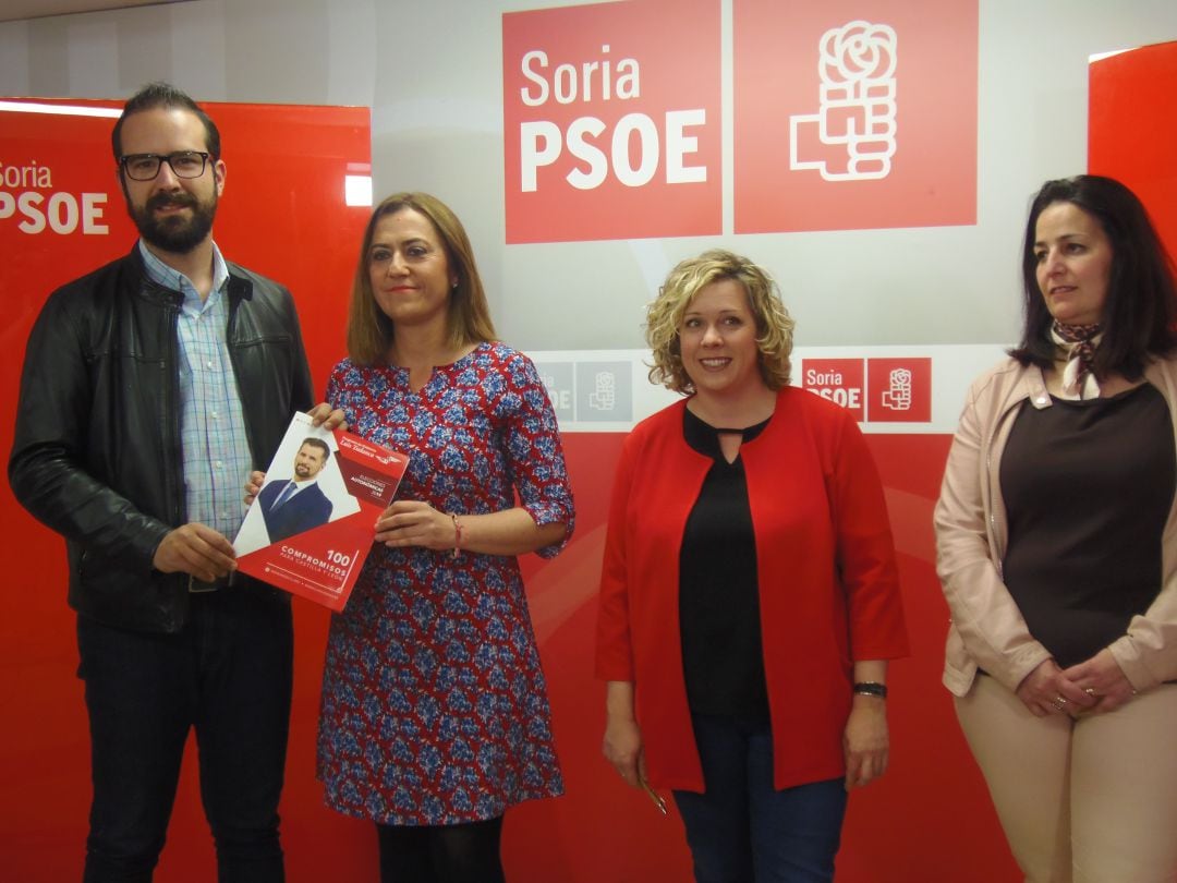 Ángel Hernández, Virginia Barcones, Judith Villar y  Belén Antón 