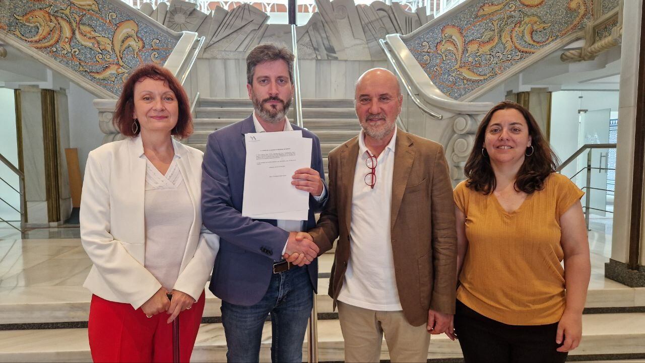 Víctor Egío deja su escaño en la Asamblea Regional y se une a la Marcha Global por Gaza