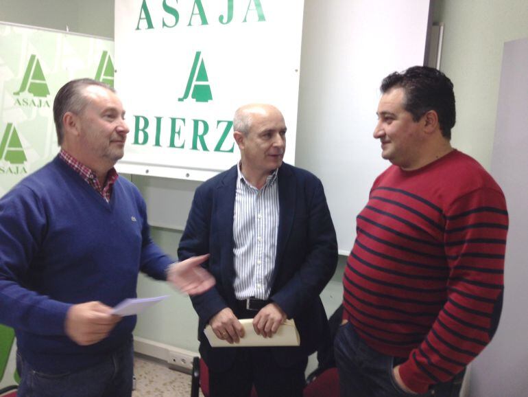 Consideran el campo una salida para los jóvenes