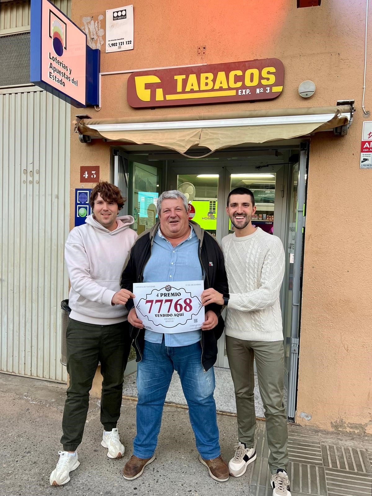 José Luis Arcas con sus hijos Javier y Luis