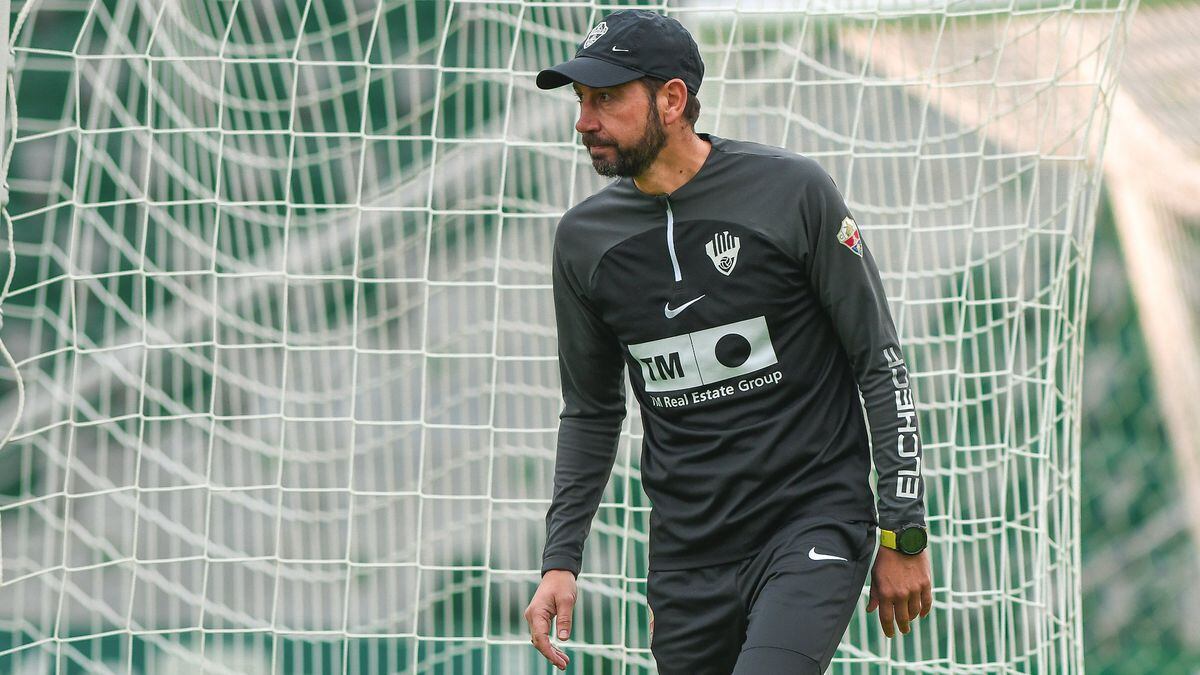 Pablo Machín es el tercer entrenador despedido en el Elche esta temporada