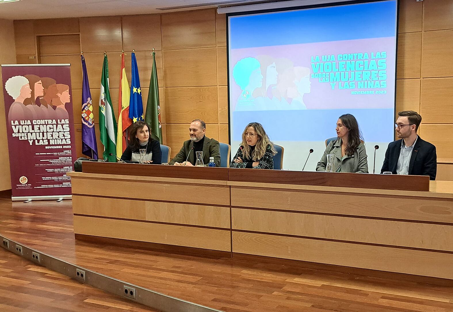 Mesa Redonda organizada por la Universidad de Jaén con motivo del 25N