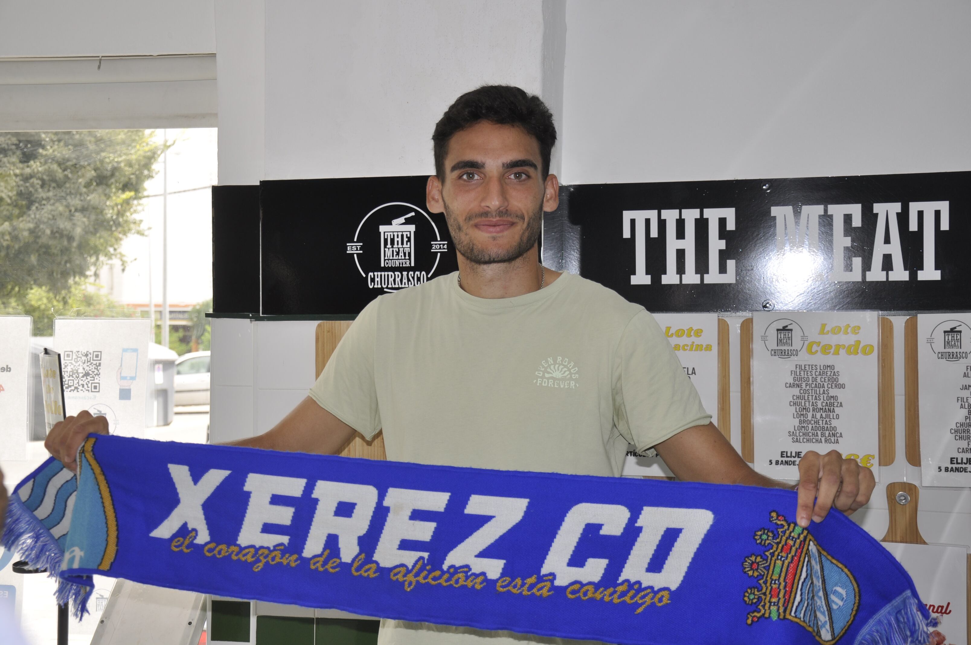 Fidel durante su presentación como nuevo jugador del Xerez CD