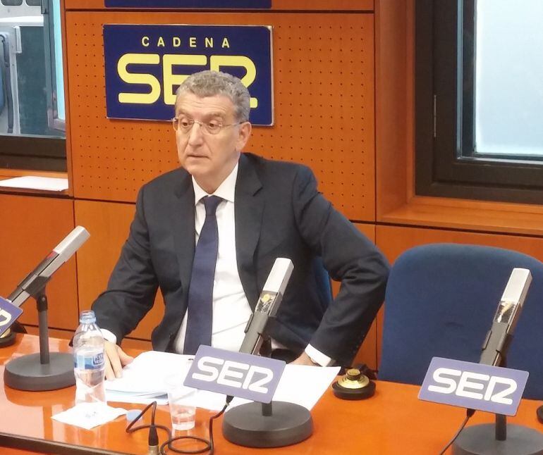 Sebastián Celaya, en los estudios de Radio Zaragoza