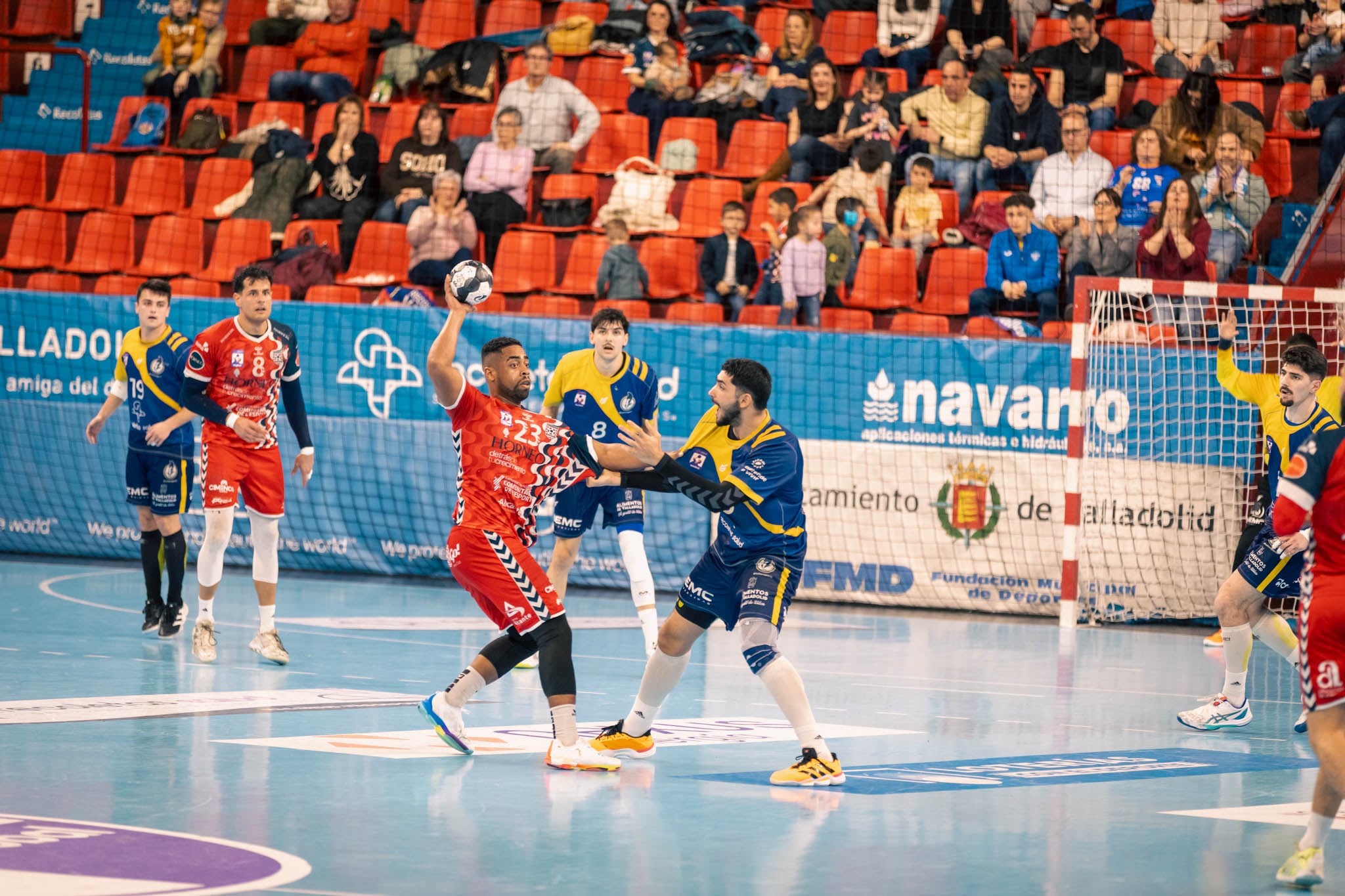 James Parker, jugador del Horneo EÓN Alicante, en un momento del partido frente a Recoletas Valladolid