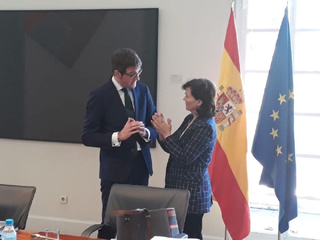 El Alcalde Gorka Urtaran y la vicepresidenta del Gobierno, Carmen Calvo