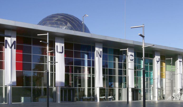 La observación nocturna tendrá lugar a la entrada del Museo Nacional de Ciencia y Tecnología de Alcobendas, en la explanada del aparcamiento