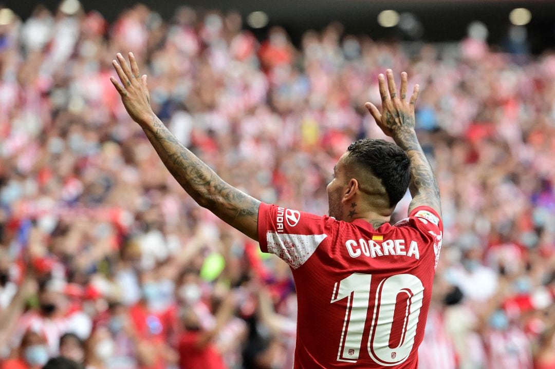 Correa celebra su gol ante el Elche. 