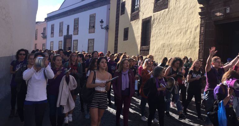 Cacerolada en La Laguna