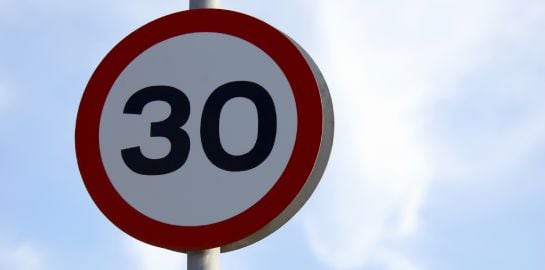 El Consejo de Estado advierte de que la vida de las ciudades se verá ralentizada con la reducción del límite a 30 km/h.