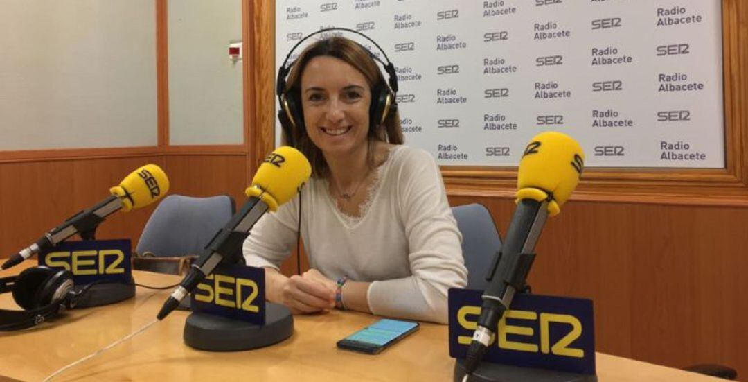 Patricia Ramírez en los estudios de la Cadena Ser