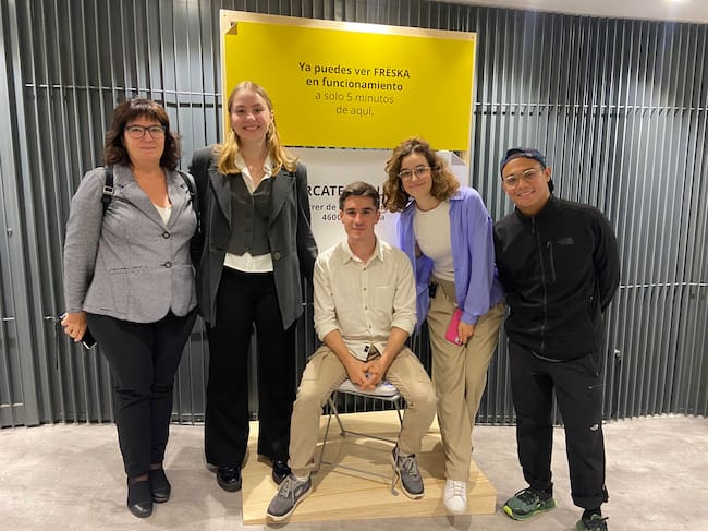 Irene Badía junto a su equipo del prototipo Frëska