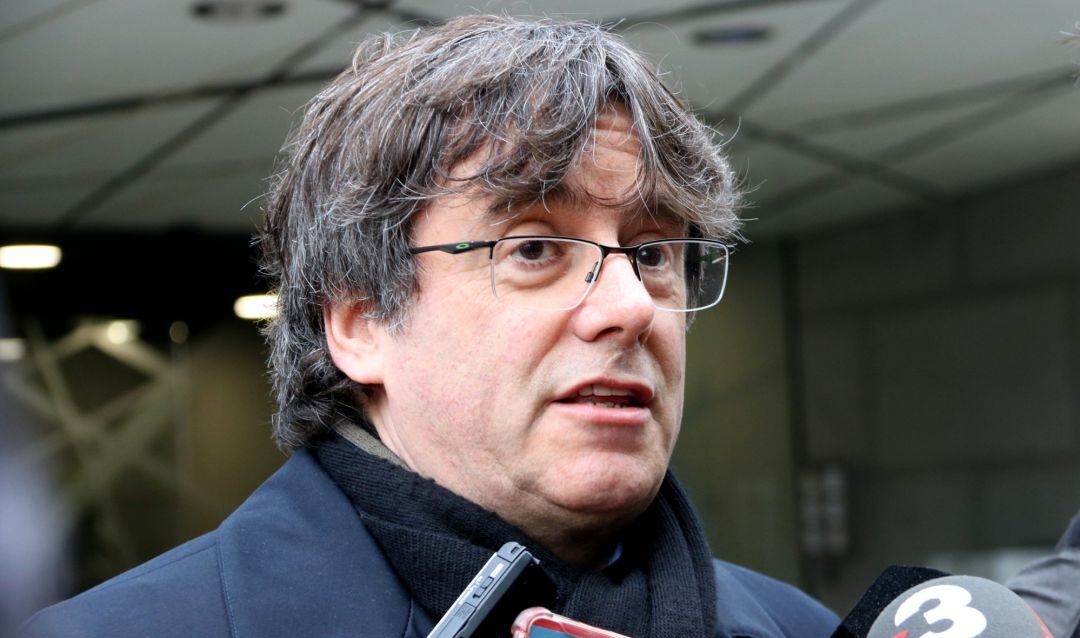 Carles Puigdemont durant una atenció als mitjans a Brussel