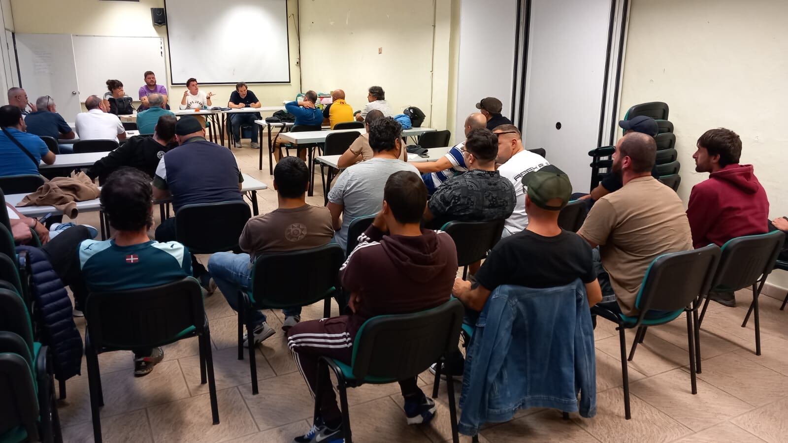 Asamblea en ELA de los jardineros en hulega