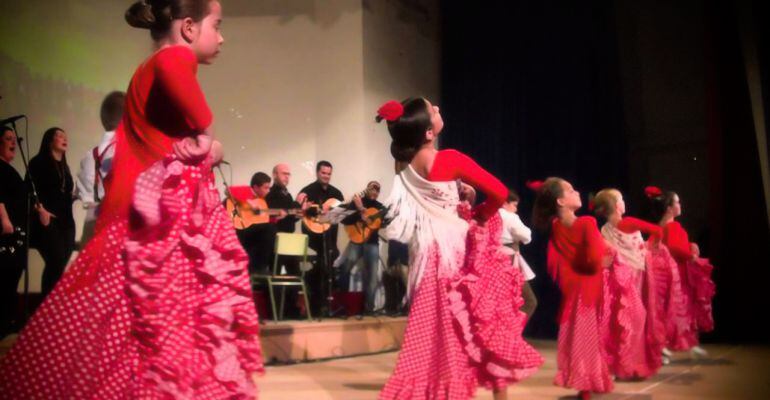 Representación de las Mononas en Villanueva de la Reina.