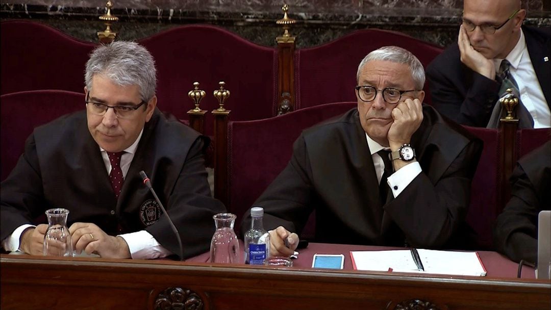  Imagen tomada de la señal institucional de Tribunal Supremo del letrado Xavier Melero (d), abogado de Josep Rull, Jordi Turull y Jordi Sánchez 