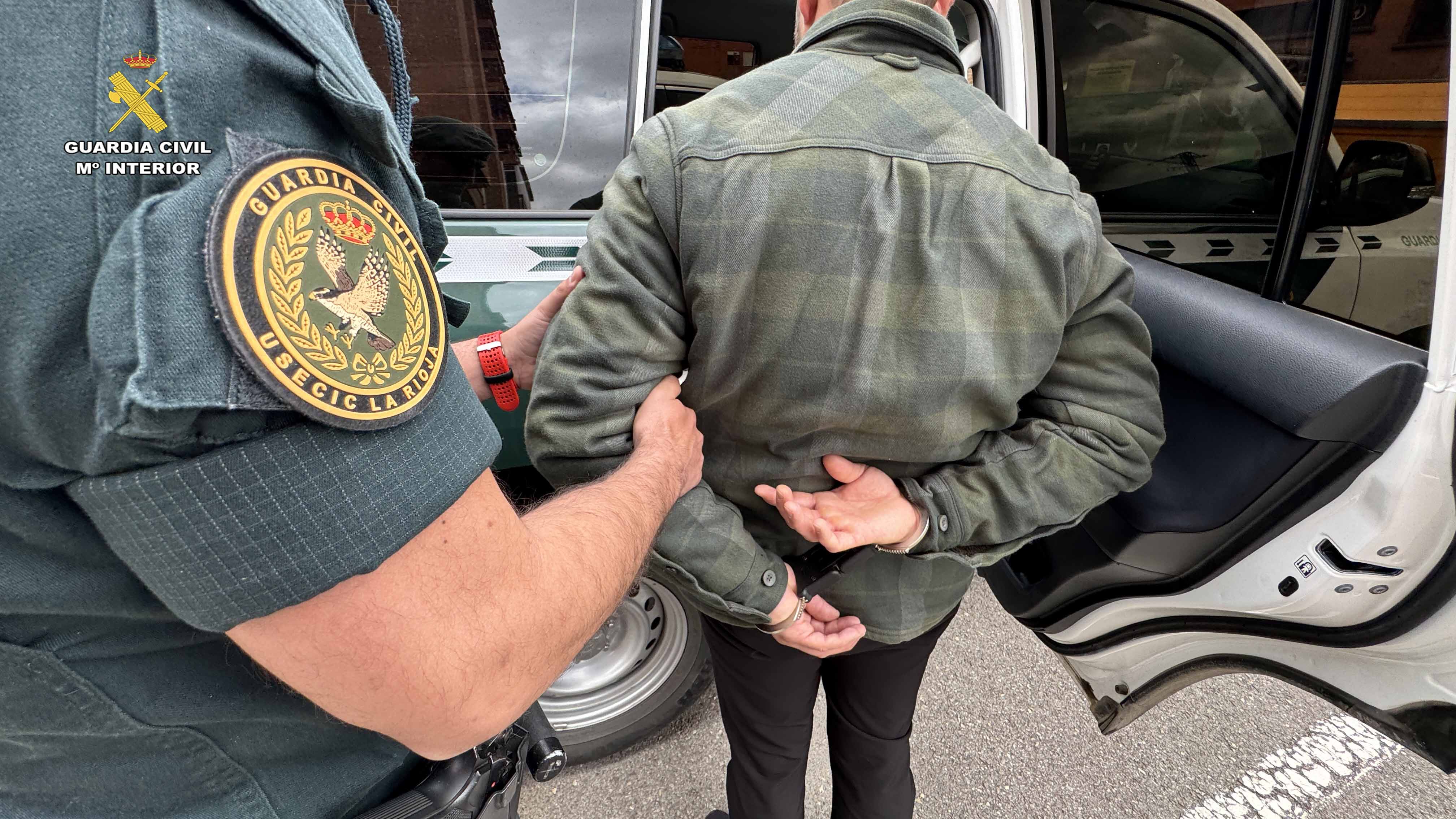 Detenido un vecino de Quel de 45 años por exhibicionismo