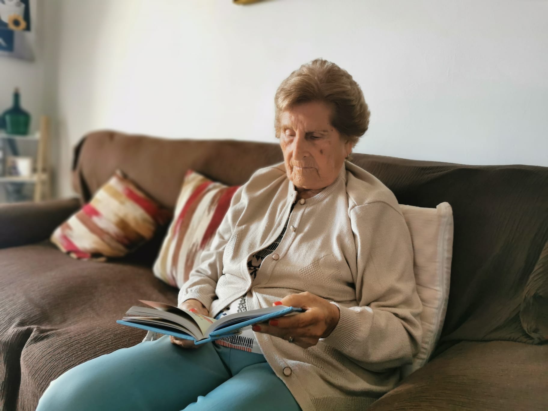 Eladia del Río, con 89 años, en su vivienda de Santa Cruz de Tenerife