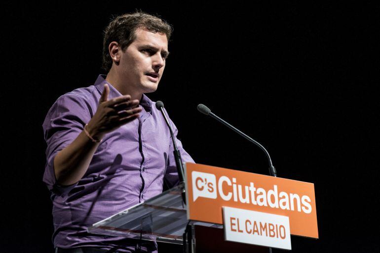 BARCELONA, SPAIN - MAY 16:  &#039;Ciudadanos&#039; (Citizens) leader Albert Rivera speaks during a rally for regional and local elections on May 16, 2015 in Barcelona, Spain. The center-right wing party, which was created in 2006 in Catalonia, has recently spread a