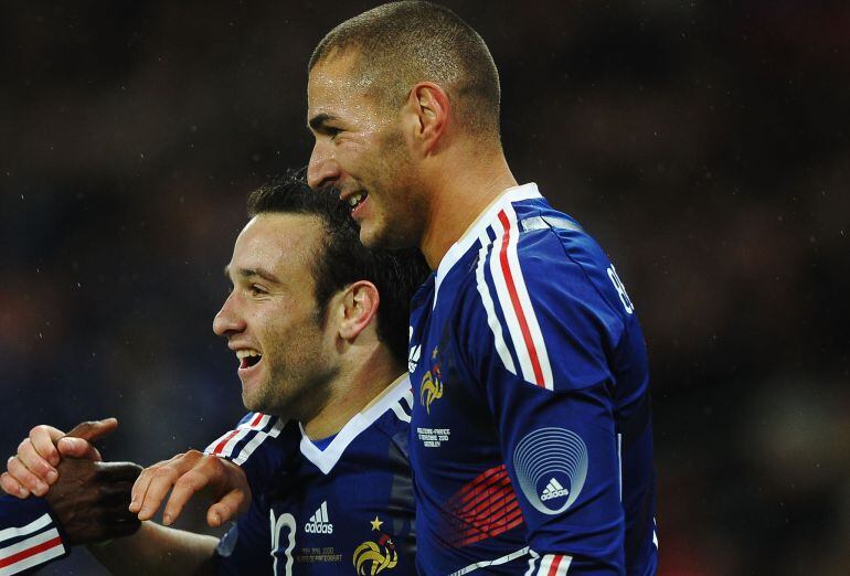 Benzema y Mathieu Valbuena, durante un partido con la selección francesa