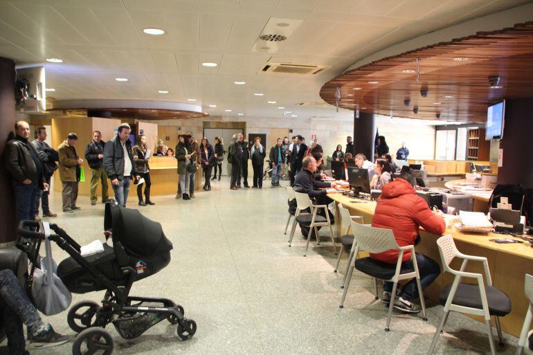 Cues al servei de Tràmits del Govern.