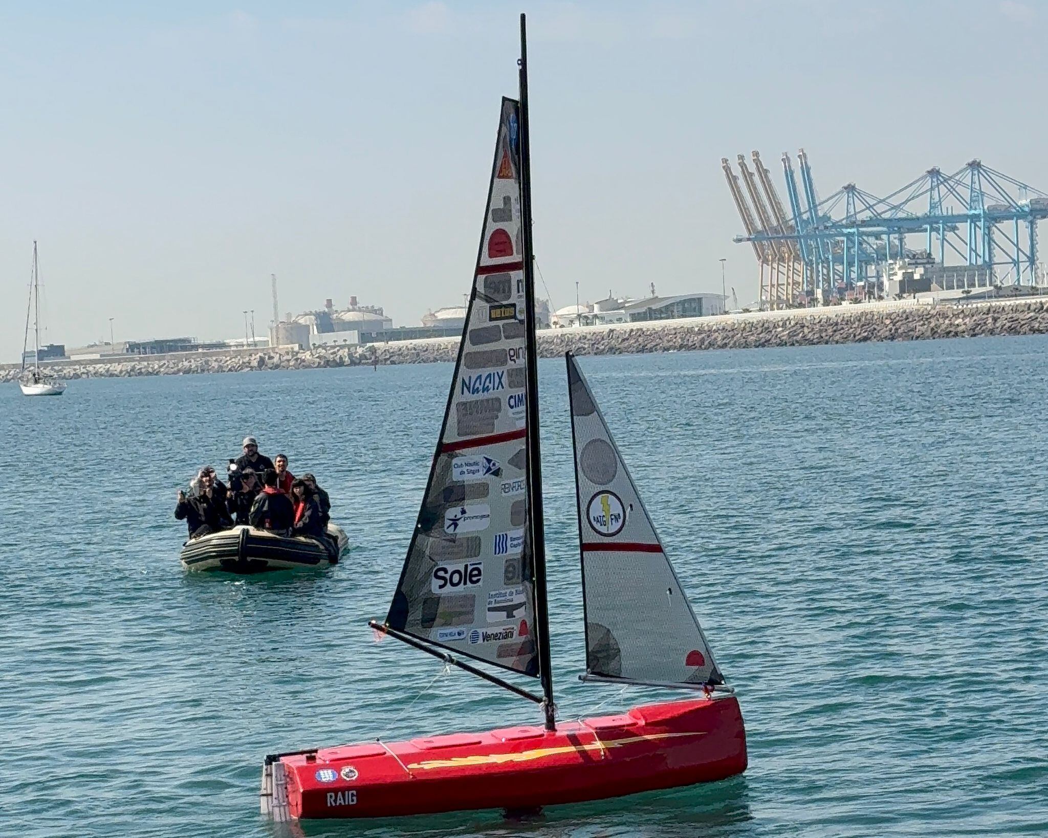 "Raig", el veler autònom construït per estudiants de l'FNB