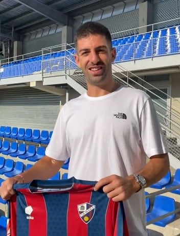 Iker Unzueta ya es jugador de la SD Huesca