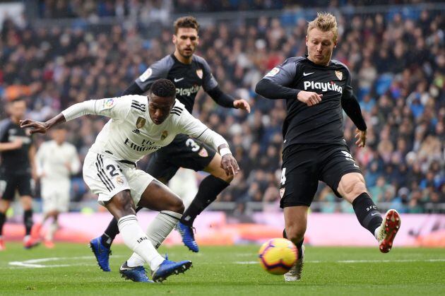 Vinicius en su primera ocasión en el partido contra el Sevilla