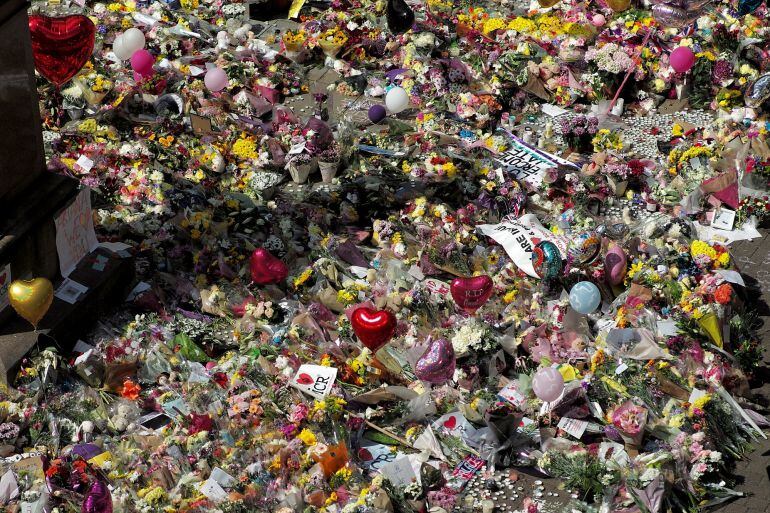 Miles de flores en el centro de Mánchester