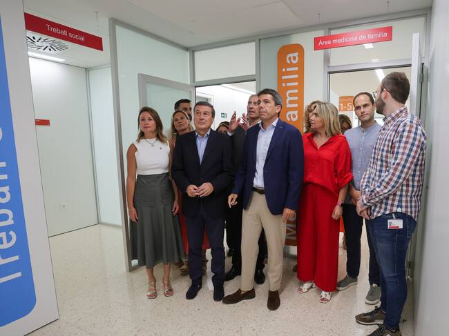 Carlos Mazón: “La Generalitat concluirá antes de finalizar el año obras en infraestructuras sanitarias por valor de 100 millones de euros”