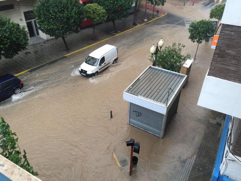 Lluvias en una calle de Villena