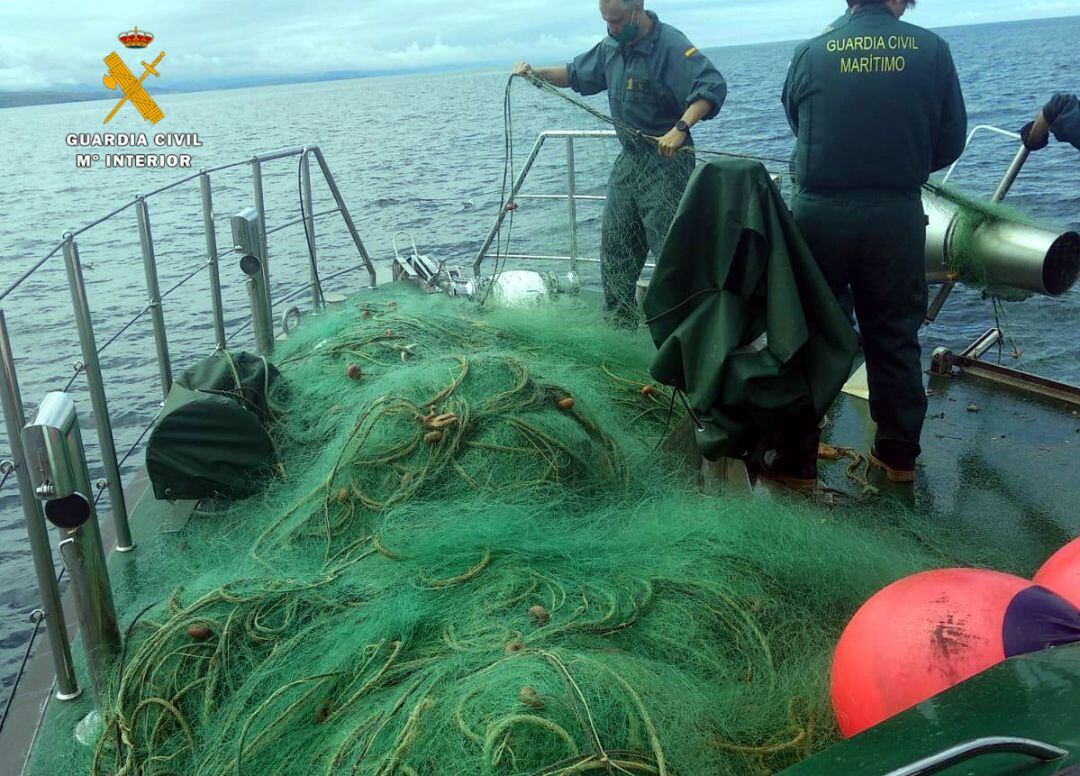 Carecían de pesca, lo que hace suponer que llevaban poco tiempo en el mar