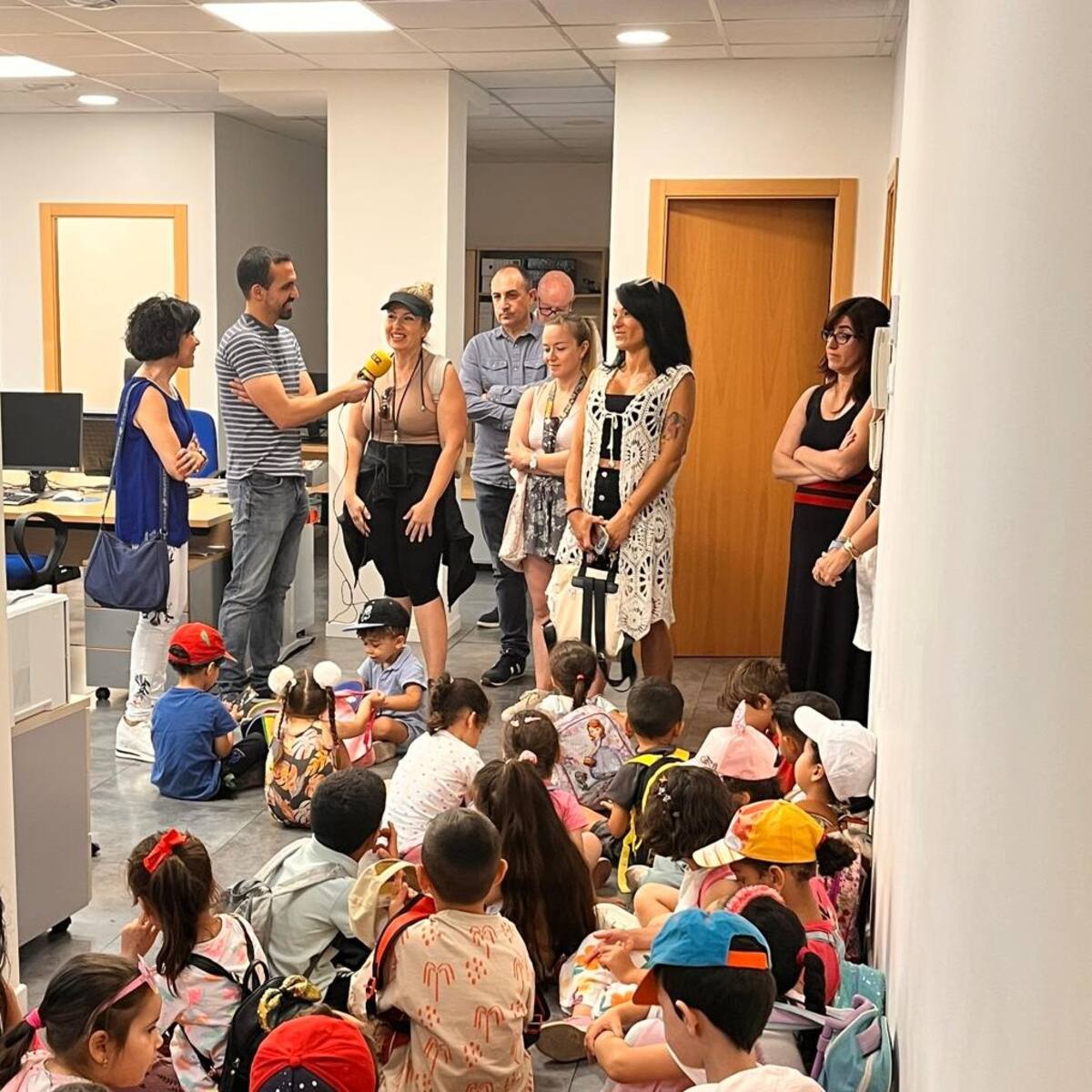 Los alumnos de Infantil del CEIP Vicente Medina de Cartagena visitan los estudios de la SER