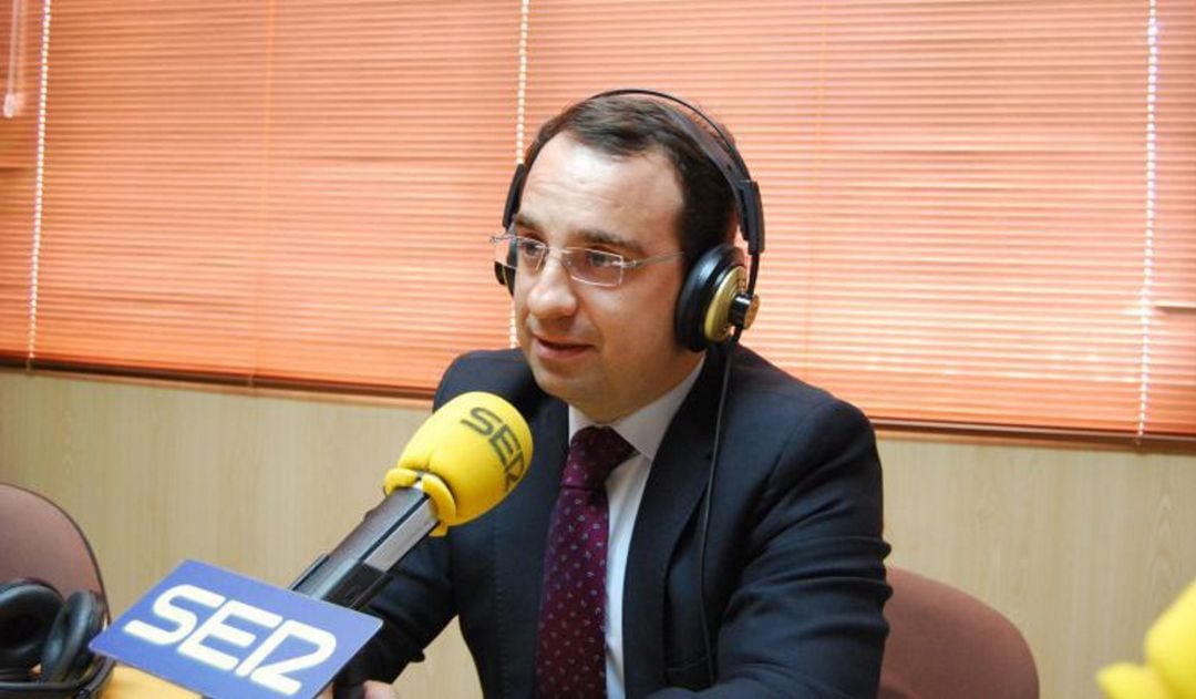 Daniel Ortiz, exalcalde de Móstoles en los estudios de Ser Madrid Oeste (foto de archivo)