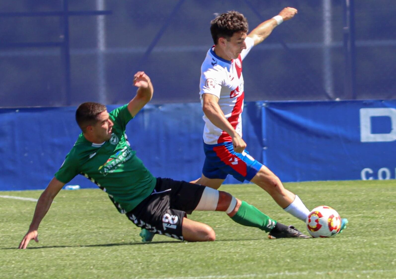 El Unión Sur Yaiza en el campo del Rayo Majadahonda.