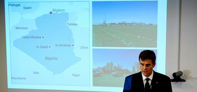 Helge Lund, directivo de la compañía noruega de energía Statoil, responde a preguntas sobre la situación en su planta de gas de In Aminas, Argeria