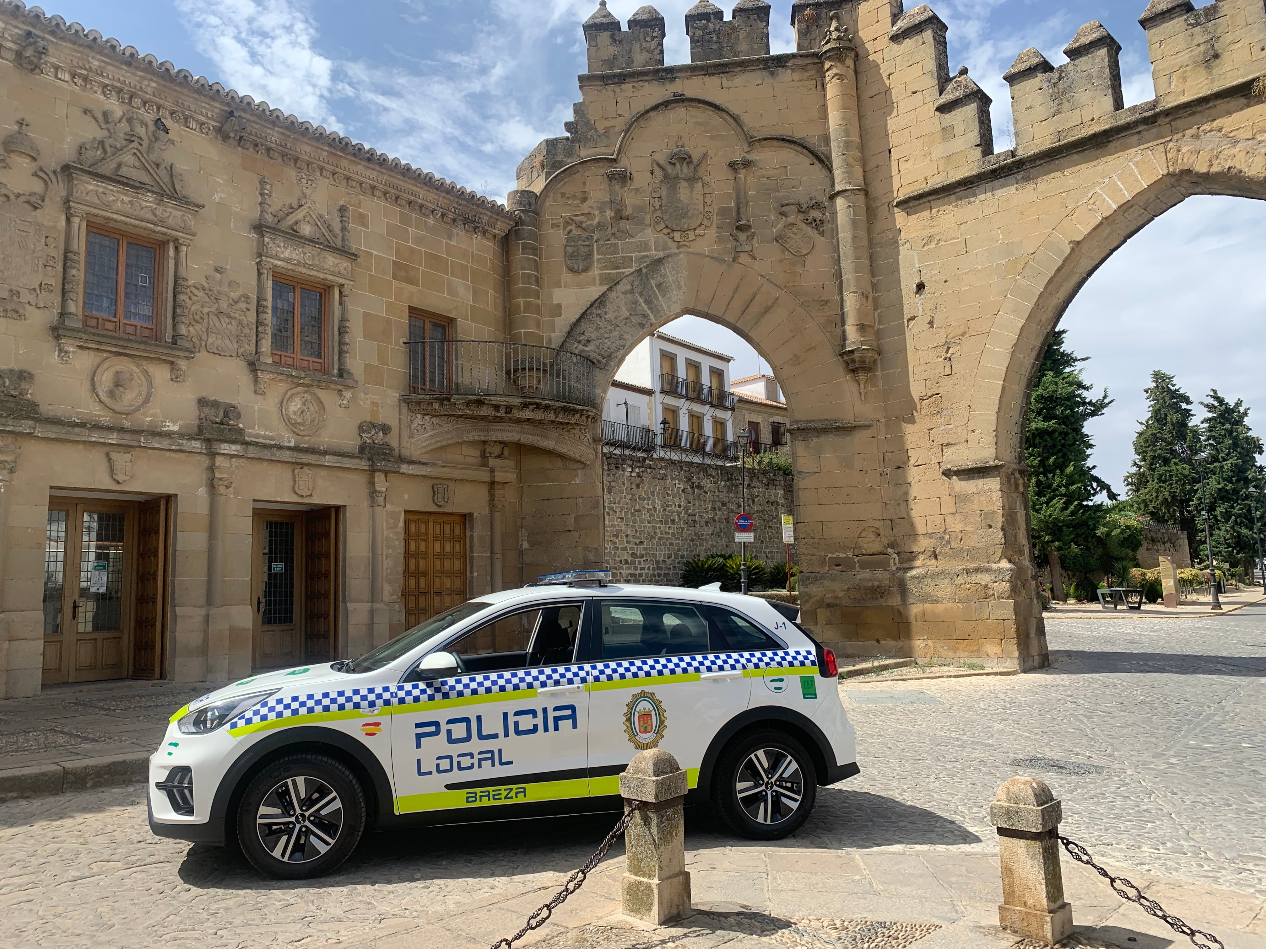 La Policía Local de Baeza cuenta con 3 nuevos coches híbridos