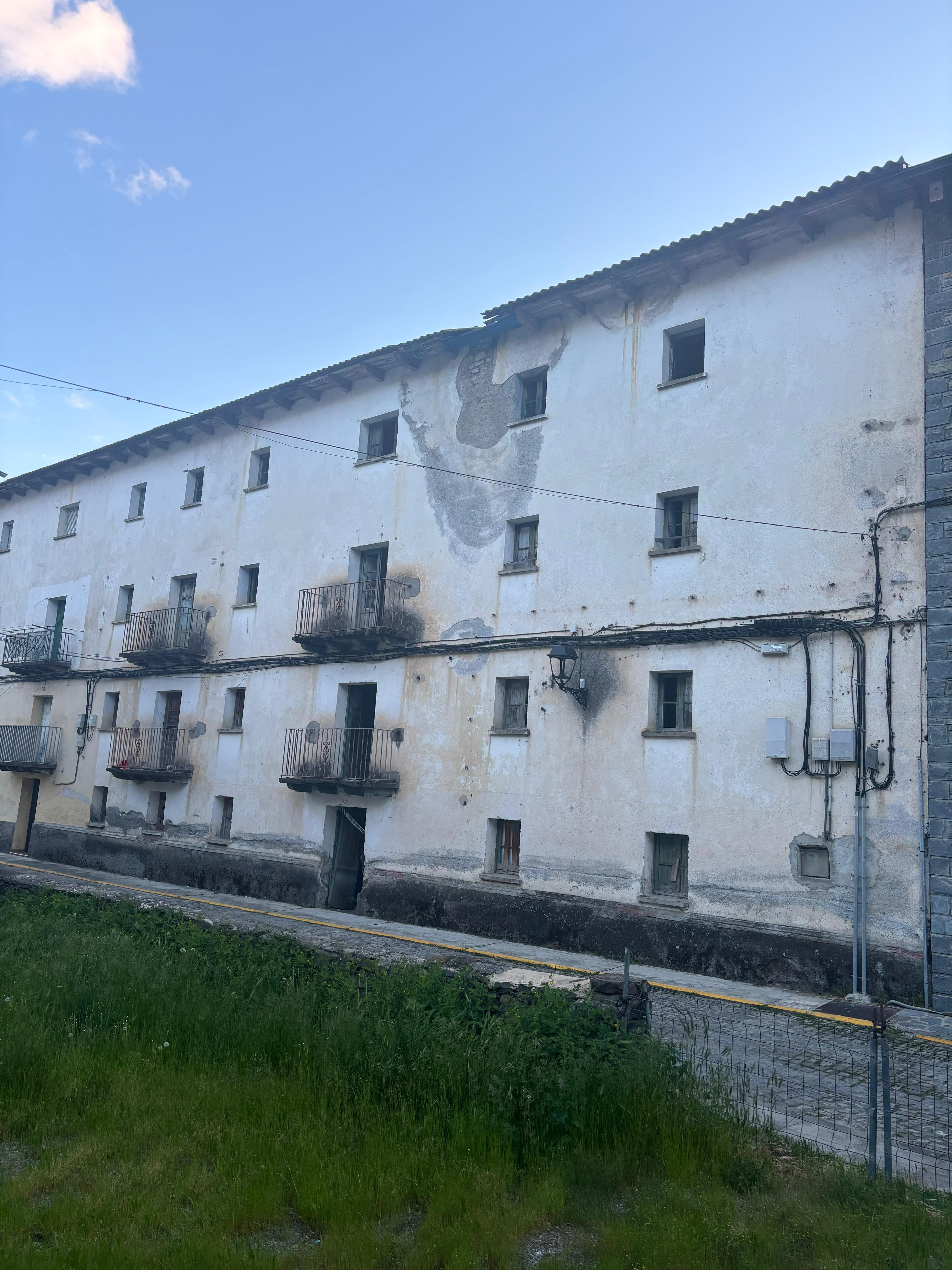 Antiguo cuartel de Broto donde se construirán nueve viviendas