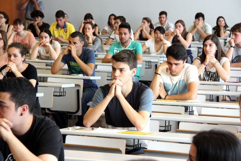 Prop de 3.000 estudiants del Camp i l&#039;Ebre es juguen l&#039;accés a la universitat