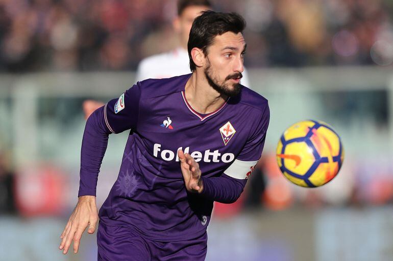 Davide Astori durante un partido de Fiorentina en la Serie A italiana. 