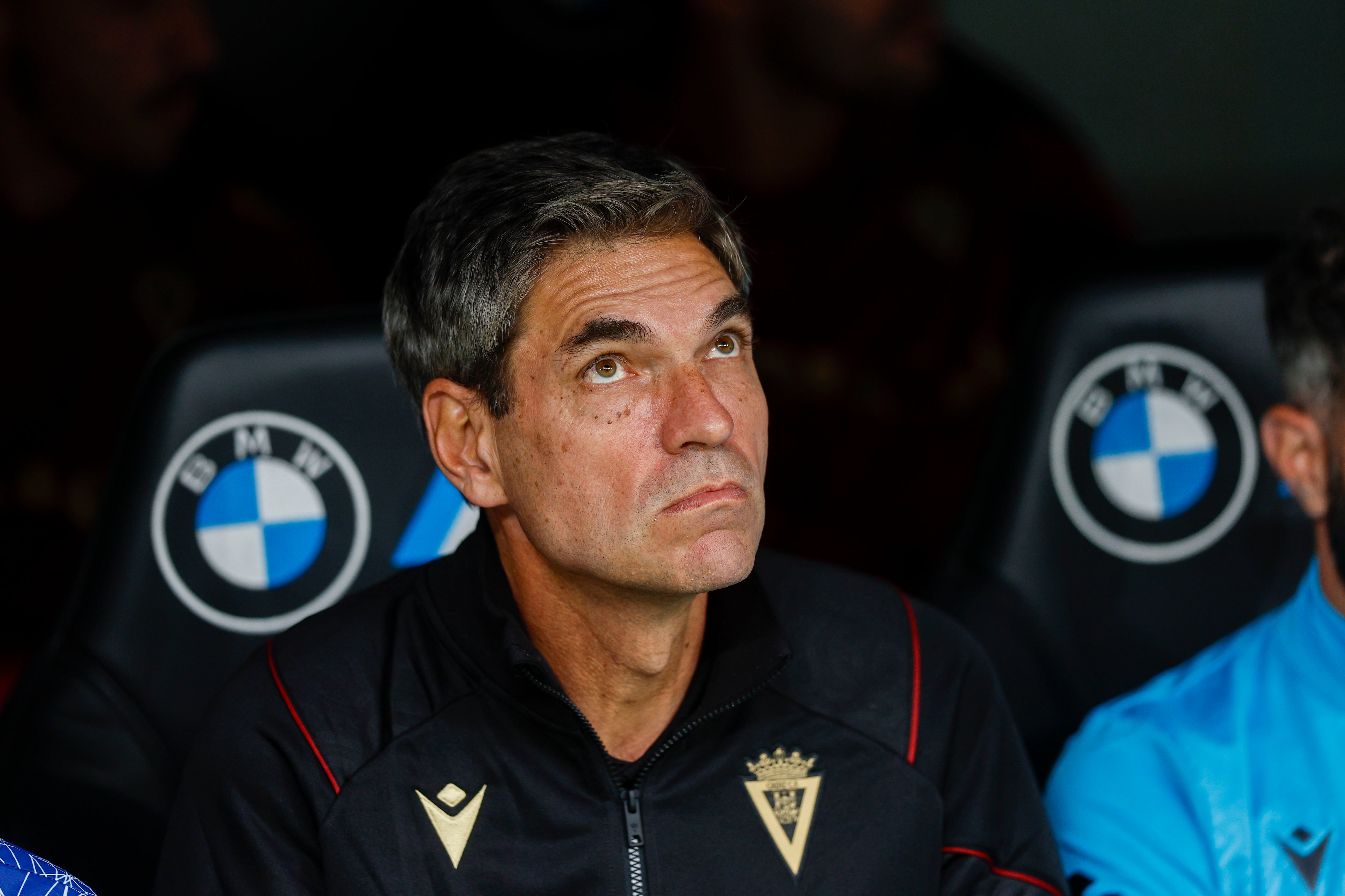 MADRID, 04/05/2024.- El entrenador del Cádiz, Mauricio Pellegrino, durante el partido de la jornada 34 de la Liga EA Sports que disputan Real Madrid y Cádiz en el estadio Santiago Bernabéu en Madrid. EFE/Rodrigo Jiménez
