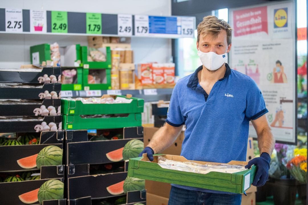 Kevin Kranwietz en el supermercado donde trabaja