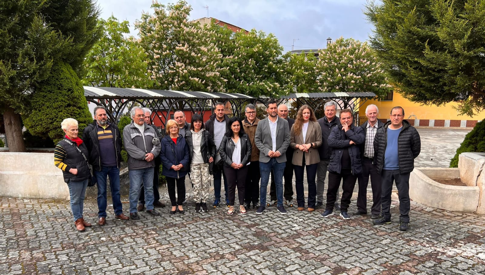 Dirigentes del PP provincial y comarcal arropan la presentación de la candidatura del PP en Fabero