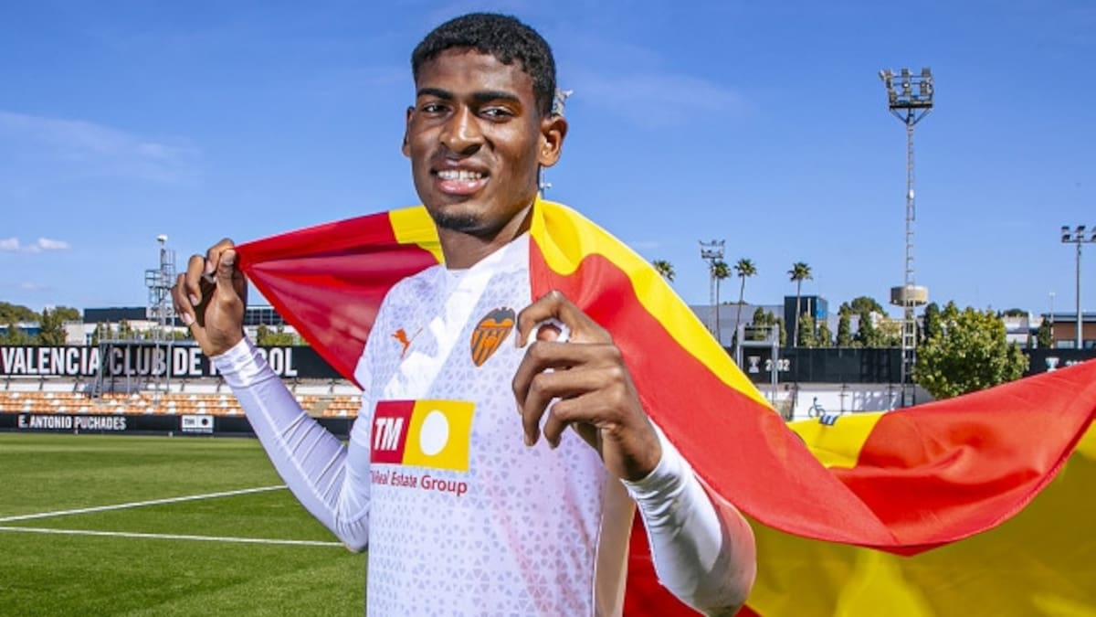 El Valencia CF y Mosquera dispuestos a negociar una renovación con una cláusula de venta pactada