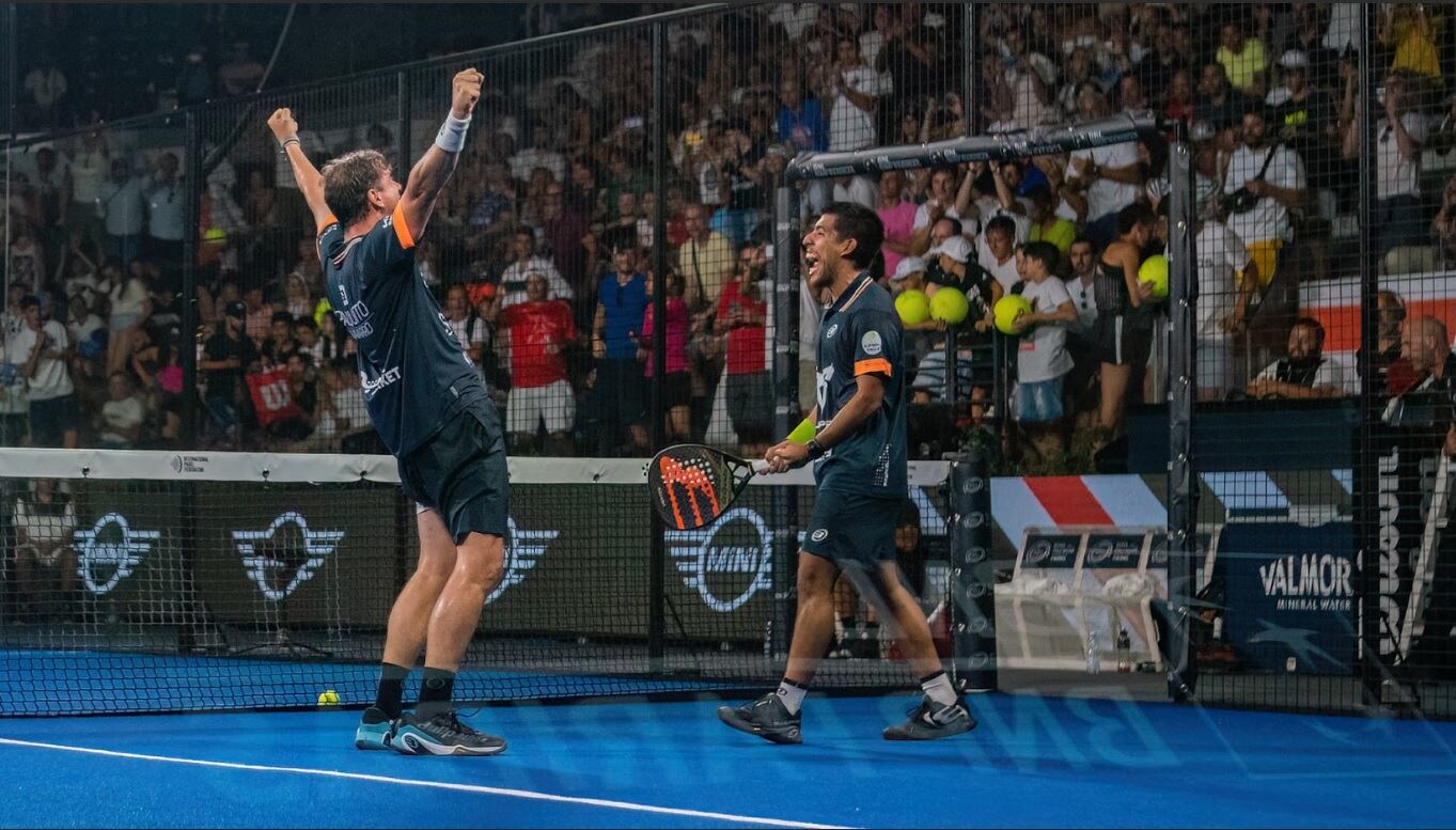 Paquito Navarro y Federico Chingotto celebran su pase a la final en el Italy Major de Premier Pádel. 