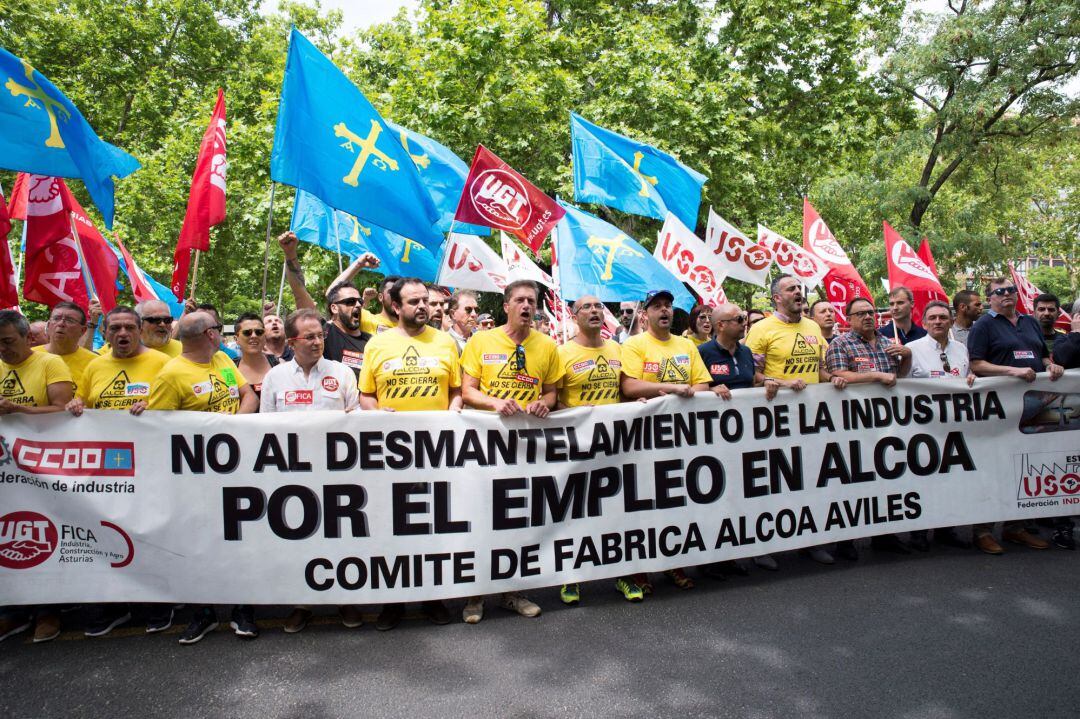 Medio millar de personas pide en Madrid una solución de futuro para Alcoa