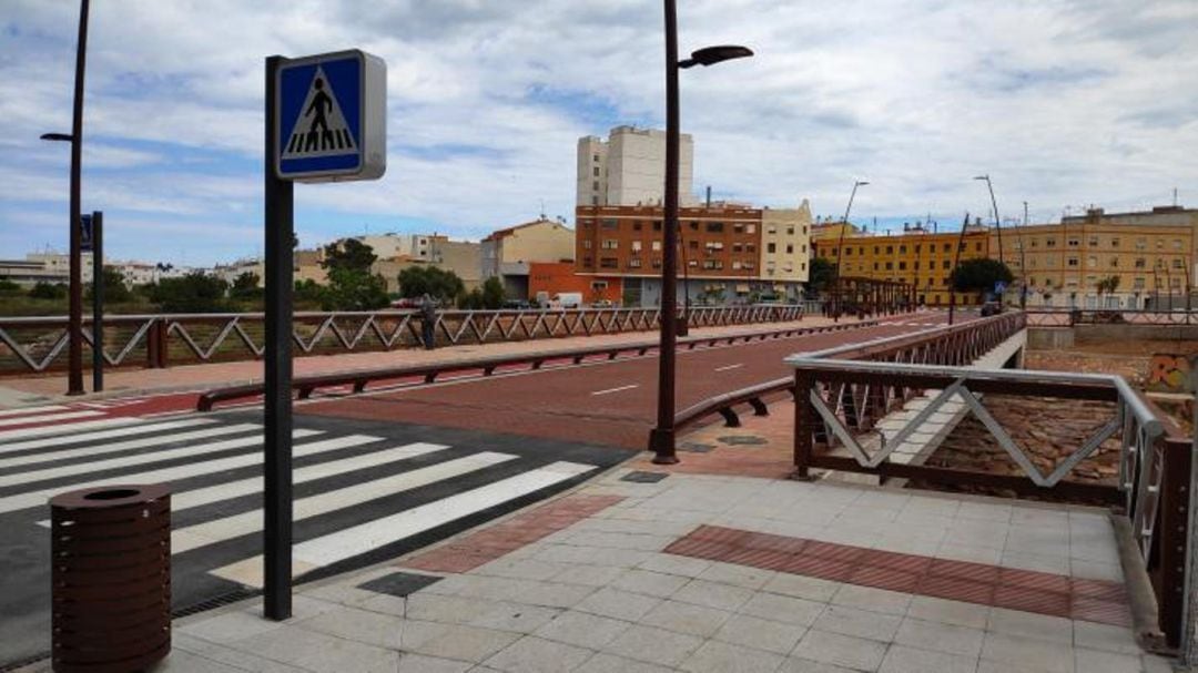 Puente sobre el rio Seco junto a la avenida L&#039;Alcora de Castelló